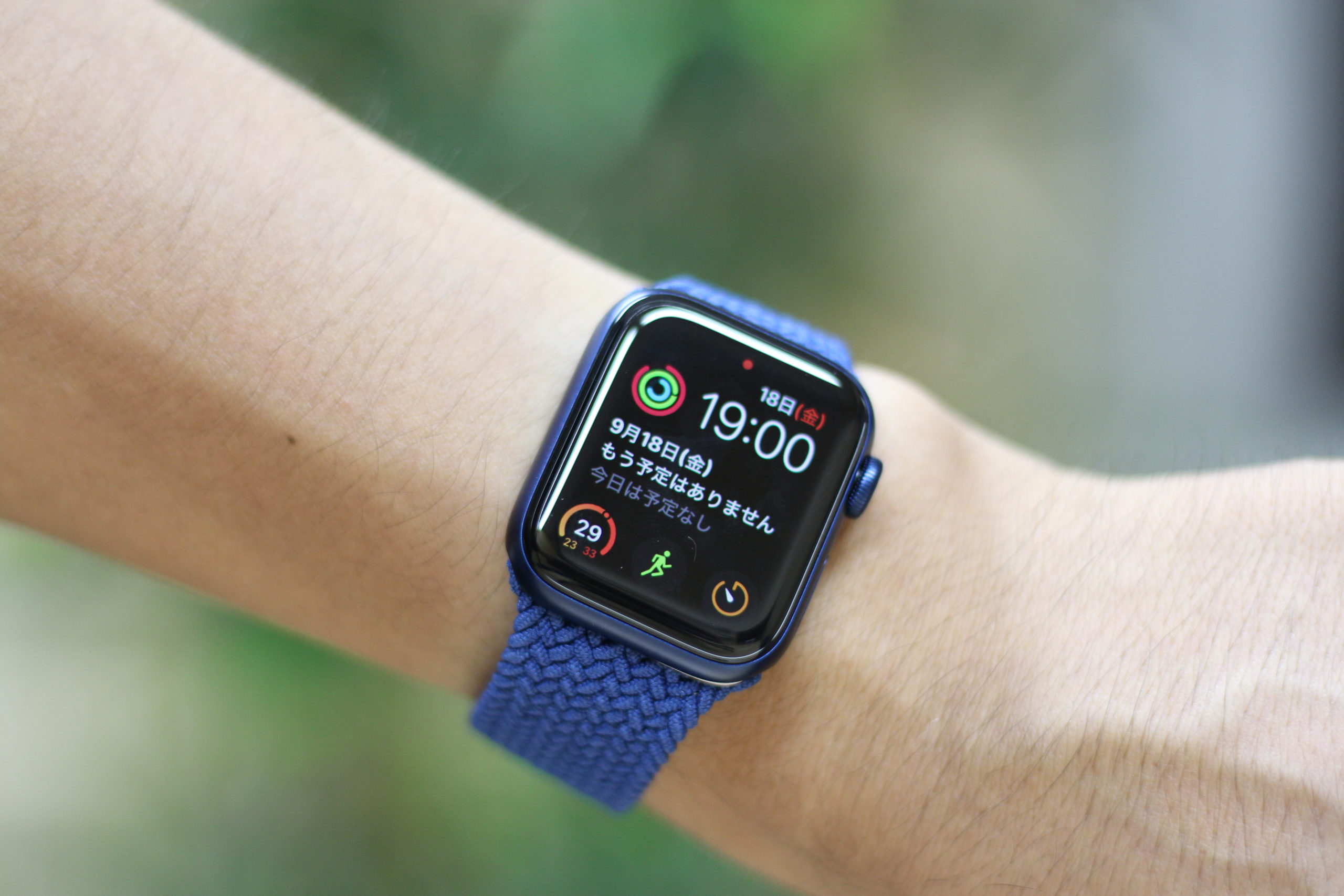 正規品　Apple Watch SEバンド　Apple限定ブレイテッドソロループ